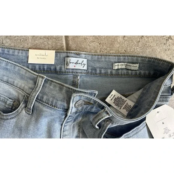 Wonderly Sz. 4 NWT Skinny Mid Rise Cropped Jeans Frayed Hem - Picture 6 of 6